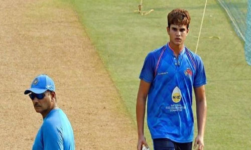 मास्टर ब्लास्टर सचिन के बेटे ने अपने गेंदबाजी से किया सबको सरप्राइज