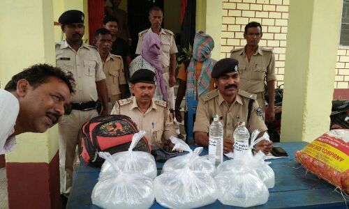 फलका पुलिस ने बरामद की देसी शराब की बड़ी खेप फलका पुलिस ने बरामद की देसी शराब की बड़ी खेप