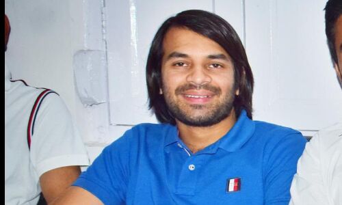 तेजप्रताप ने किया ऐलान, सुसर चंद्रिका प्रसाद के सामने छपरा से लड़ेंगे निर्दलीय चुनाव तेजप्रताप ने किया ऐलान, सुसर चंद्रिका प्रसाद के सामने छपरा से लड़ेंगे निर्दलीय चुनाव