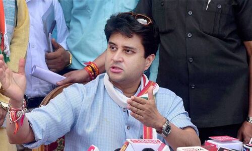 सिंधिया के ऐलान करते ही मध्यप्रदेश को मिला नया सीएम! सिंधिया के ऐलान करते ही मध्यप्रदेश को मिला नया सीएम!