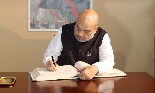 जम्मू कश्मीर पर गृह मंत्रालय सख्त, एक साथ उठाये कई कदम