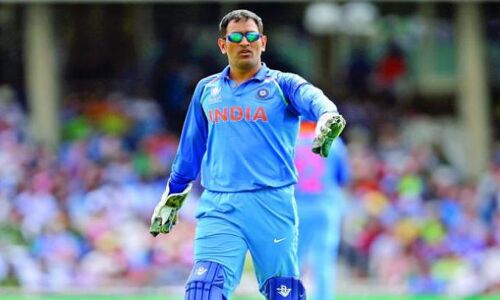 वायरल वीडियो : स्टेडियम में धोनी का लोगों ने किया ऐसा स्वागत!