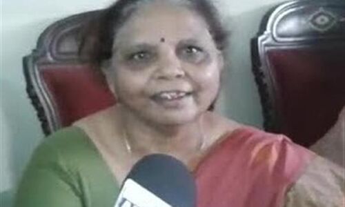 केंद्रीय मंत्री संतोष गंगवार की पत्नी की तबियत खराब, एयर एम्बुलेंस से लाये दिल्ली एम्स में भर्ती