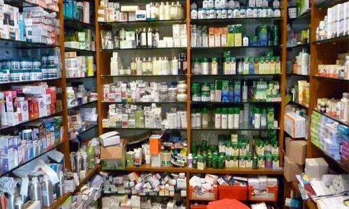 कोर्ट कचहरी अस्पताल के असीमित खर्चे और जनरेटिक दवाओं की दूकानों के खुलने में देरी कोर्ट कचहरी अस्पताल के असीमित खर्चे और जनरेटिक दवाओं की दूकानों के खुलने में देरी