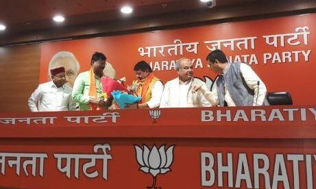 मध्यप्रदेश में कांग्रेस को दिया बीजेपी ने बड़ा झटका, ये बड़ा चेहरा बीजेपी में शामिल मध्यप्रदेश में कांग्रेस को दिया बीजेपी ने बड़ा झटका, ये बड़ा चेहरा बीजेपी में शामिल