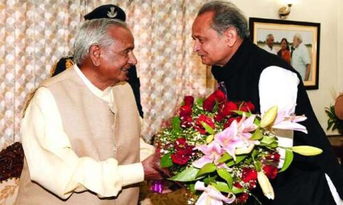 आखिर आधी रात को राज्यपाल से आदेश क्यों करवाती है राजस्थान की गहलोत सरकार ?