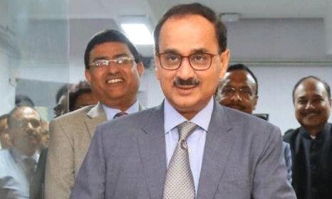 मोदी सरकार को सुप्रीम कोर्ट का बड़ा झटका, सीवीसी को दो हफ्ते में आलोक वर्मा के खिलाफ जांच पूरी करने का आदेश मोदी सरकार को सुप्रीम कोर्ट का बड़ा झटका, सीवीसी को दो हफ्ते में आलोक वर्मा के खिलाफ जांच पूरी करने का आदेश