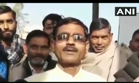 बीजेपी विधायक बोले, मुझे मंत्री बना दो लोंगों के पिछवाड़े पर बम लगाकर फोड़ दूंगा, देखिये वीडियो बीजेपी विधायक बोले, मुझे मंत्री बना दो लोंगों के पिछवाड़े पर बम लगाकर फोड़ दूंगा, देखिये वीडियो