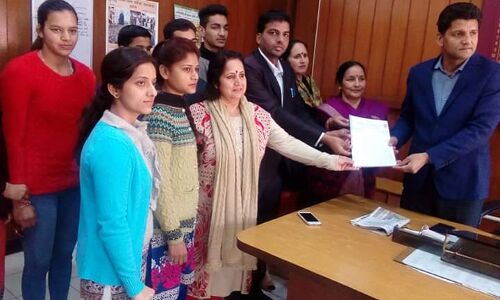 हिमाचल रेनबो स्टार क्लब के अध्यक्ष ने एडीएम बिलासपुर को मांग पत्र सौंपा