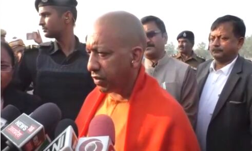 पूर्वांचल एक्सप्रेस वे का निरीक्षण करने पहुंचे यूपी सीएम