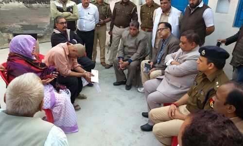 मंत्री अतुल गर्ग ने शहीद इंस्पेक्टर की पत्नी को सौंपा सहायता राशि का चैक