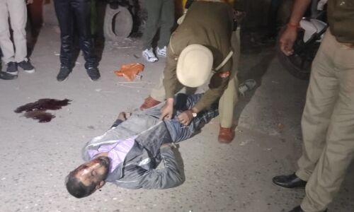 शादी के कार्ड बांटने आये किसान के बेटे को बस ने कुचला, खबर सुनकर मचा कोहराम