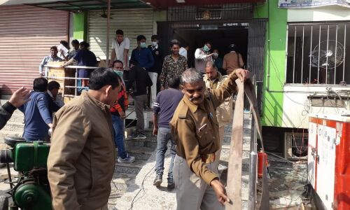 नवोदय हॉस्पिटल में शार्ट सर्किट होने से लगी आग, मरीजों में मचा हड़कंप