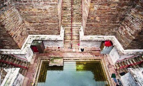 वाराणसी लोलार्क कुंड में स्नान से होती है संतान प्राप्ति! वाराणसी लोलार्क कुंड में स्नान से होती है संतान प्राप्ति!