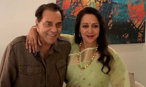 हेमा मालिनी के लिए प्रचार करने मथुरा पहुंचे धर्मेंद्र, हेमा के चुनाव जीतने पर कही ये बड़ी बात! हेमा मालिनी के लिए प्रचार करने मथुरा पहुंचे धर्मेंद्र, हेमा के चुनाव जीतने पर कही ये बड़ी बात!