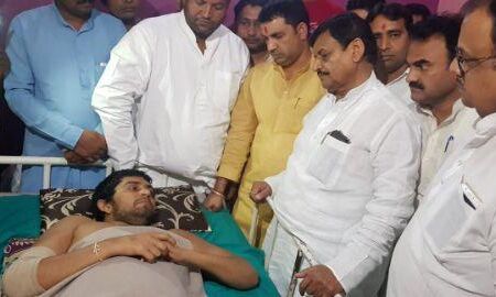 यूपी पुलिस द्वारा फर्जी एनकाउंटर में शय्याग्रस्त जितेन्द्र यादव से मिले शिवपाल यादव , एक लाख की आर्थिक मदद भी दी यूपी पुलिस द्वारा फर्जी एनकाउंटर में शय्याग्रस्त जितेन्द्र यादव से मिले शिवपाल यादव , एक लाख की आर्थिक मदद भी दी