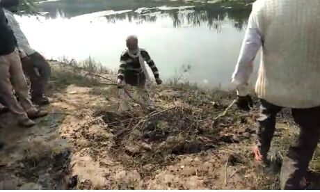 पिता पर लगा बच्ची की मौत का आरोप, पुलिस जांच में जुटी