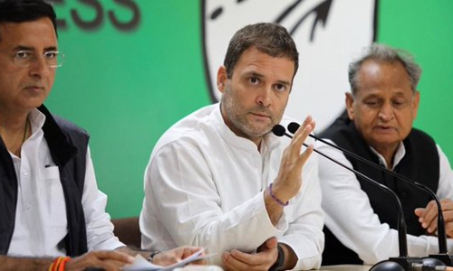 एक अकेले राहुल और हम नब्बे पत्रकार और फिर दिया ये जबाब! एक अकेले राहुल और हम नब्बे पत्रकार और फिर दिया ये जबाब!