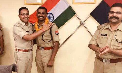 एएसपी अशोक वेंकट के.को नोएडा पुलिस ने दी भावभीनी विदाई एएसपी अशोक वेंकट के.को नोएडा पुलिस ने दी भावभीनी विदाई