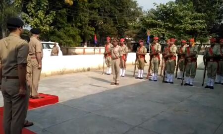 एतिहासिक दुर्गा पूजा महोत्सव की तैयारी को लेकर पहुंचे एडीजी एतिहासिक दुर्गा पूजा महोत्सव की तैयारी को लेकर पहुंचे एडीजी