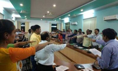 बेटी बचाओ बेटी पढाओ के निहितार्थ को सार्थक करने के लिए वाराणसी में जिलाधिकारी ने दिलाई शपथ