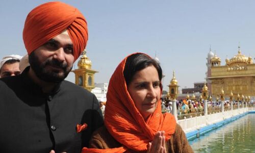 अमृतसर ट्रेन हादसा: मजिस्ट्रेट ने सिद्धू दम्पति को क्लीन चिट दी अमृतसर ट्रेन हादसा: मजिस्ट्रेट ने सिद्धू दम्पति को क्लीन चिट दी