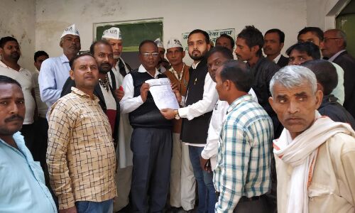 सरैया से बलुआ जाने वाली नहर से जुड़ी समस्या पर आप ने दिया ज्ञापन