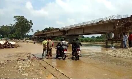 गंगा नदी में बाढ़ आने से पूरा बिजनौर जलमग्न