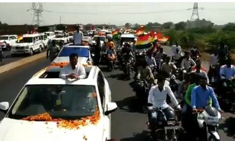 शिवपाल सिंह यादव के रोड शो ने उड़ाई सपा कंपनी की नींद!