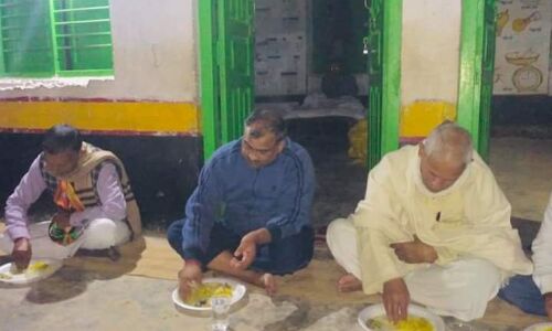 मुख्यमंत्री योगी आदित्यनाथ के आदेश की उनके ही मंत्री खूब उड़ा रहे धज्जियाँ