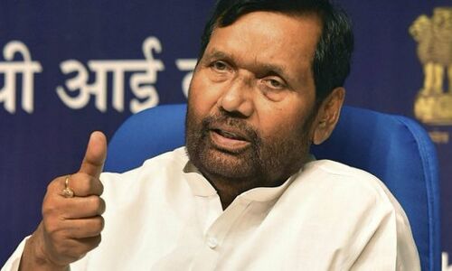 पासवान से डरी बीजेपी या मायावती को झटका, पासवान की पार्टी यूपी में भी लड़ेगी लोकसभा चुनाव पासवान से डरी बीजेपी या मायावती को झटका, पासवान की पार्टी यूपी में भी लड़ेगी लोकसभा चुनाव