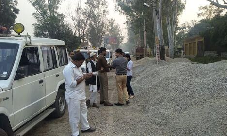 खनन विभाग टीम का छापा, खनन माफियाओं ने की खनन अधिकारी से मारपीट