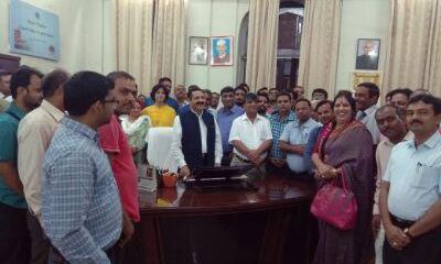 क्लीन चिट मिलने के बाद आज इविवि कुलपति प्रो.हांगलूं ने अपना कार्यभार ग्रहण किया ,देखे तस्वीर