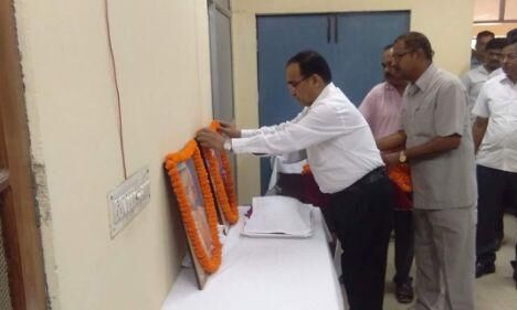 कुंभ मेला पुलिस कार्यालय में  महात्मा गांधी की जयंती मनाई गई ,सादा जीवन उच्च विचार रखने की दी गई प्रेरणा