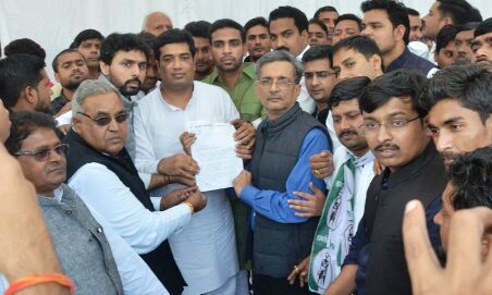 चौकीदार ही चोर है, युवाओं-किसानों को लूट रही भाजपा : वसीम राजा चौकीदार ही चोर है, युवाओं-किसानों को लूट रही भाजपा : वसीम राजा