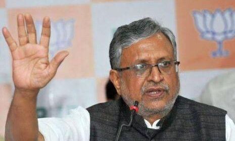 गुजरात में बिहारी युवक की मौत पर उप मुख्यमंत्री सुशील मोदी और सांसद सुशील सिंह आमने सामने गुजरात में बिहारी युवक की मौत पर उप मुख्यमंत्री सुशील मोदी और सांसद सुशील सिंह आमने सामने