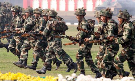 शोपियां में सेना और आतंकियों में मुठभेड़, तीन सेना के जवान घायल दो आतंकी मारे गए शोपियां में सेना और आतंकियों में मुठभेड़, तीन सेना के जवान घायल दो आतंकी मारे गए