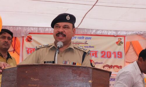 एसपी कुशीनगर ने किया बालिका सुरक्षा जागरुकता अभियान का शुभारम्भ एसपी कुशीनगर ने किया बालिका सुरक्षा जागरुकता अभियान का शुभारम्भ