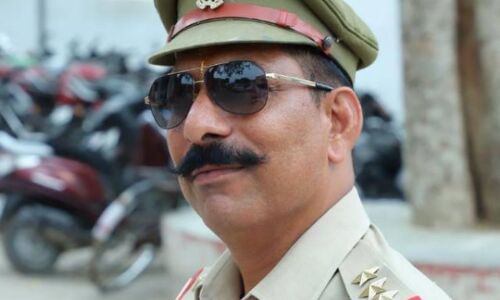 बुलंदशहर में पशु कटान को लेकर बवाल, गोली लगने से इंस्पेक्टर की मौत बुलंदशहर में पशु कटान को लेकर बवाल, गोली लगने से इंस्पेक्टर की मौत