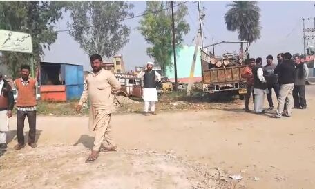 छत पर कपड़े सुखा रही एक नाबालिक युवती के साथ पड़ोसी ने जबरन किया बलात्कार