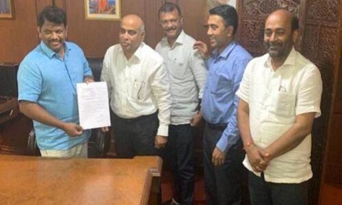 गोवा में आधी रात नया राजनैतिक ड्रामा