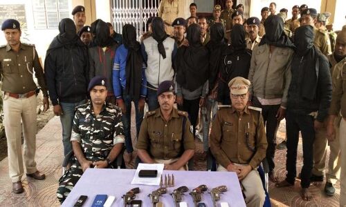 बेगूसराय पुलिस ने मोस्ट वांटेड शशि कुमार सहित आठ अपराधी किये गिरफ्तार बेगूसराय पुलिस ने मोस्ट वांटेड शशि कुमार सहित आठ अपराधी किये गिरफ्तार
