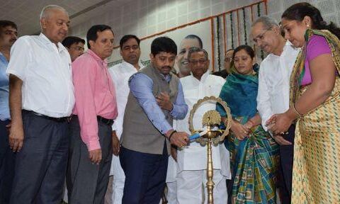 6 करोड़ लोगो के लिए 5 लाख तक का इलाज मुफ्त प्रदान करने वाली आयुष्मान भारत-प्रधानमंत्री आरोग्य योजना का प्रयाग में हुआ शुभारंभ 6 करोड़ लोगो के लिए 5 लाख तक का इलाज मुफ्त प्रदान करने वाली आयुष्मान भारत-प्रधानमंत्री आरोग्य योजना का प्रयाग में हुआ शुभारंभ