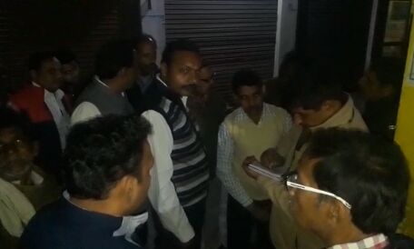 बिजनौर: बैंक में लूट करने वाला एक आरोपी सीसीटीवी कैमरे में कैद,पुलिस जांच में जुटी