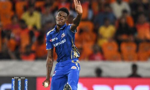 IPL2019 : अल्ज़ारी जोसेफ के सामने आ रही हैं एक के बाद एक मुश्किल, हो सकते हैं टूर्नामेंट से बाहर