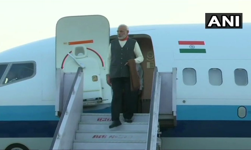 देहरादून पहुंचे पीएम मोदी, बाबा केदारनाथ के करेंगे दर्शन - सेना के जवानों के साथ मनाएंगे दिवाली