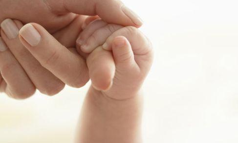 नाबालिग मां ने रेप के बाद पैदा हुई बच्ची को अपनाने से किया इंकार! नाबालिग मां ने रेप के बाद पैदा हुई बच्ची को अपनाने से किया इंकार!