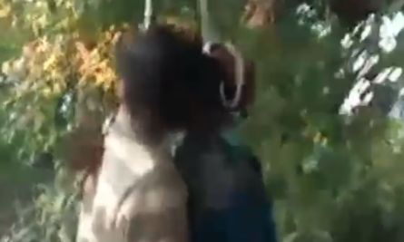 पेड़ पर लटका मिला प्रेमी युगल का शव, क्षेत्र में फैली सनसनी