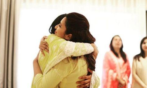 प्रियंका और निक की सगाई के मौके पर इमोशनल हुईं बहन परिणीती चोपड़ा, सोशल मीडिया पर लिखा ये लेटर