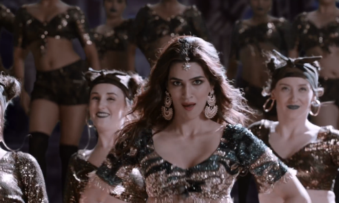 VIDEO : क्या आपने देखा है राजकुमार और कृति सेनन का भूतिया सॉन्ग आओ कभी हवेली पे